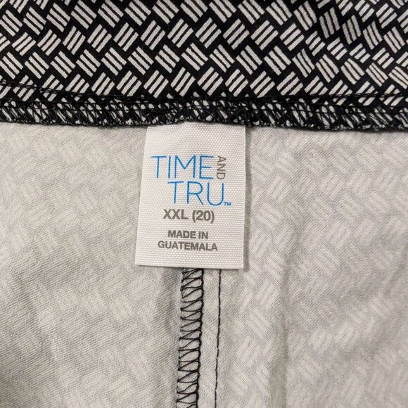 NWOT Time And Tru Womens XXL Black & White Pull-On Capris Cropped Pants STretch - Picture 3 of 9